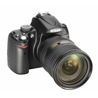 Nikon D5000 Usa W  Nikon 18-200mm  Vr 20 Piece  Kit Digital Camera