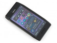 Nokia X7 (8 GB) Cell Phone